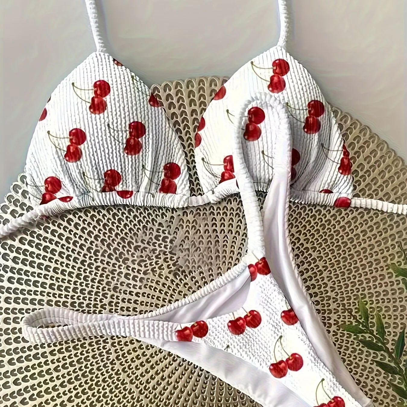 2-Piece Cherry Pattern Bikini Set - Flattering Halter V-Neck & High-Cut Thong Design, Tie-Back Backless Detail, Perfect for Beachwear & Poolside Fashion