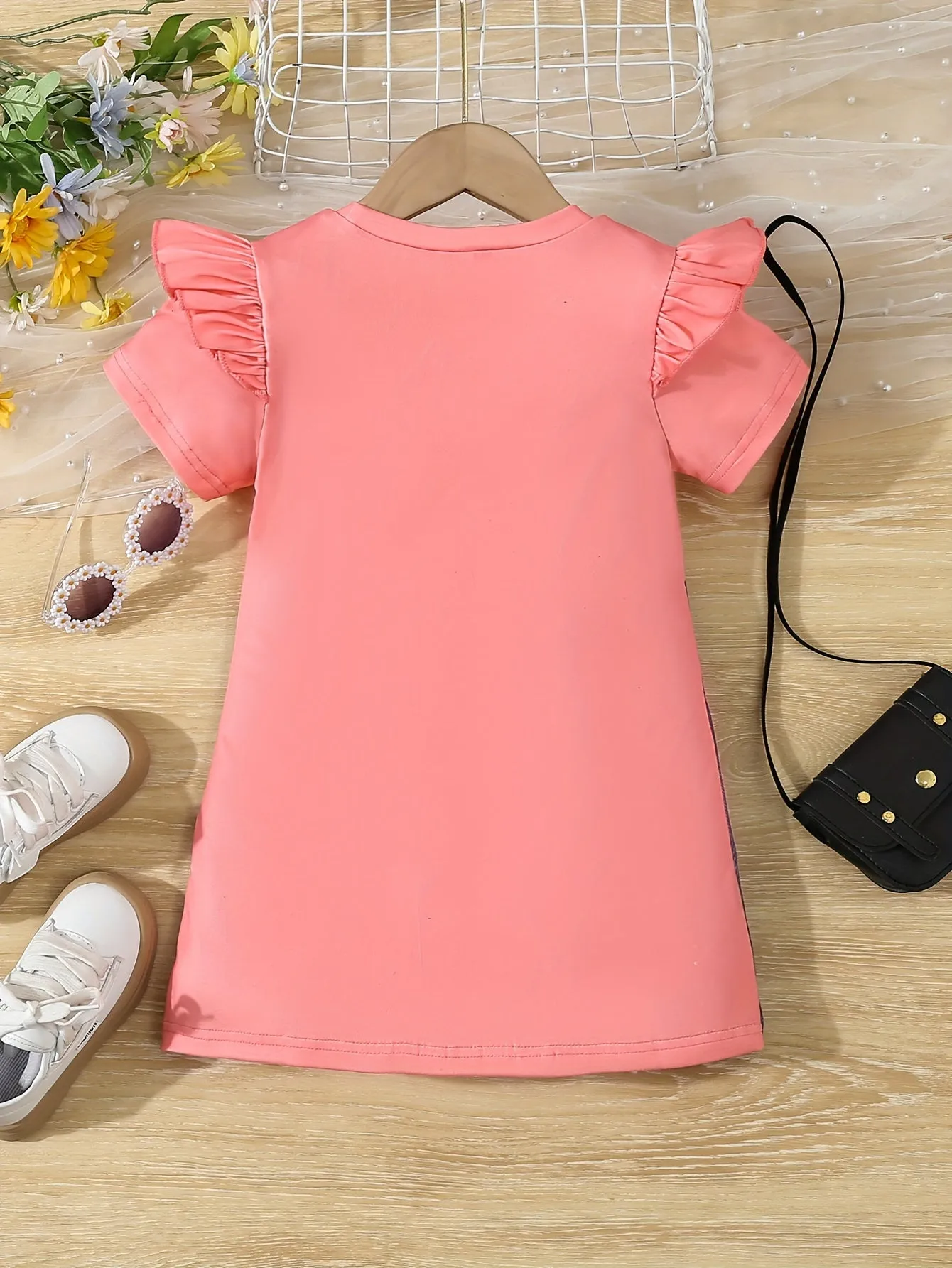 Adorable Cartoon Bee Printed Short Sleeve Dress for Girls - Soft Slight Stretch Polyester Fabric, Loose Fit, Casual Style, Perfect for Summer Outings